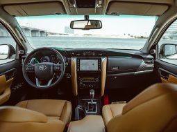 Toyota Fortuner GX2 4×2 204 full