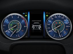 Toyota Fortuner GX2 4×2 204 full