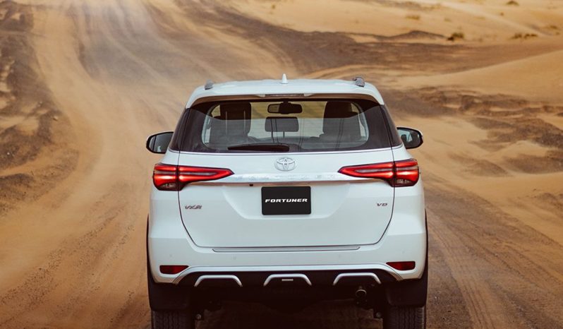Toyota Fortuner GX2 4×2 204 full