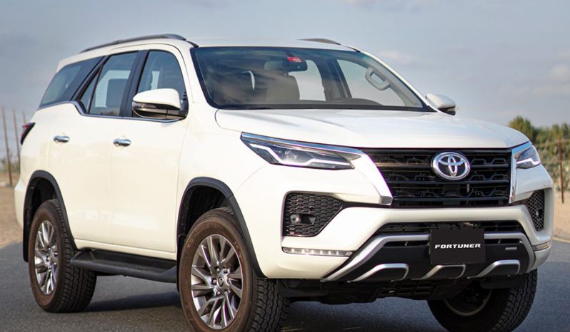 Toyota Fortuner GX2 4×2 204 full